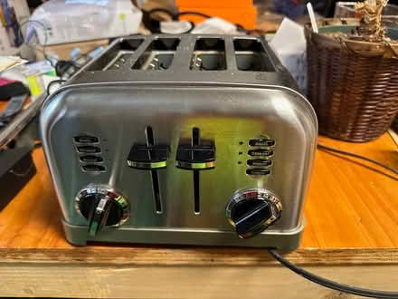 Photo of free 4 slice toaster, only 2 slices work (Burlingame, CA) #1