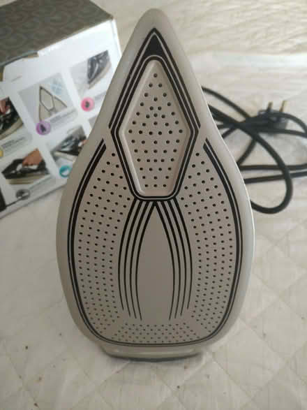 Photo of free Steam iron (Norham Manor OX2) #3