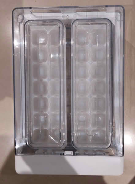 Photo of free Ice tray + drawer combo (Windlesham (GU20)) #1