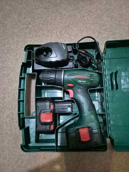 Photo of free Electric drill, working, battery not the best (Ladywood B16) #2