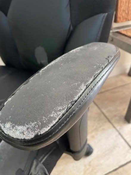 Photo of free Black desk chair (Temple Street OX4) #4