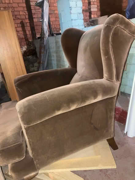 Photo of free Old fashioned easy chair (MaroubrA) #1
