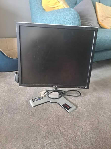 Photo of free Dell Square old monitor, works fine (SG4) #1