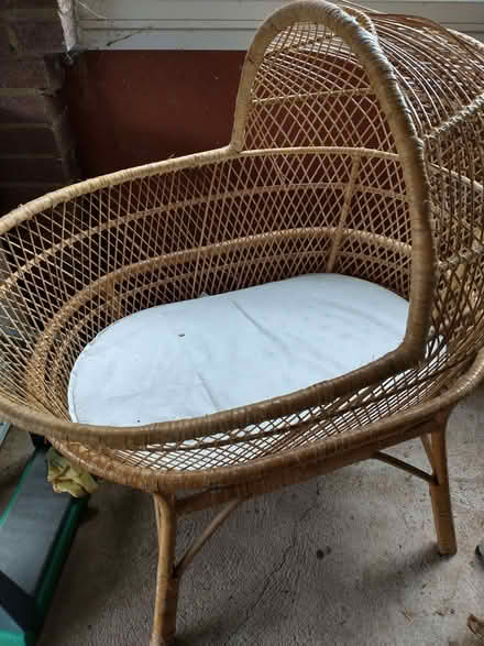 Photo of free A Moses basket and stand. (Tweenaways TQ3) #1