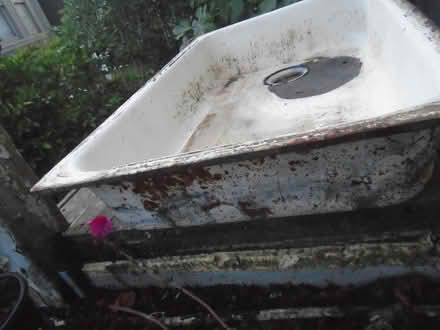 Photo of free scrap metal? old cast iron sink (longfellow n oakland) #2