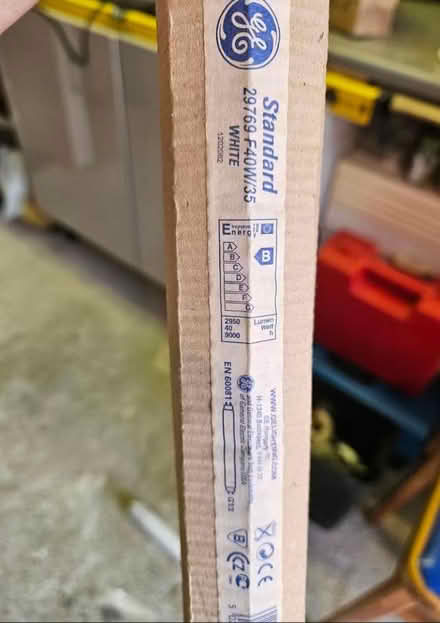Photo of free Two fluorescent tubes (DA7) #4