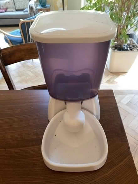 Photo of free Cat feeder (Forest Row RH18) #1