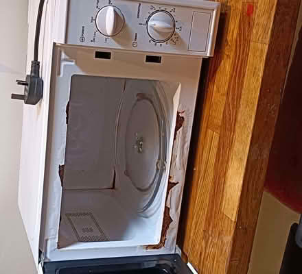 Photo of free Microwave oven (Bruntsfield EH10) #2