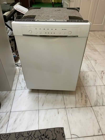 Photo of free Bosh dish washer (Oak Brook) #1