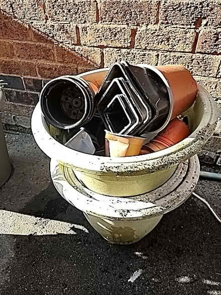 Photo of free Plastic plant pots (Porchester Gardens NG3) #1