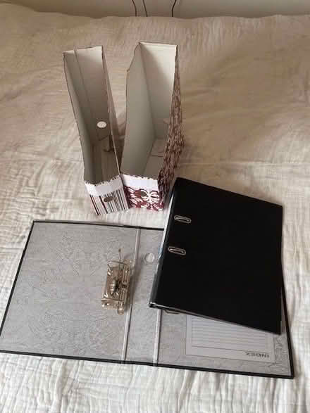 Photo of free ring binders and cardboard document holders (Marchmont EH9) #1