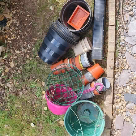 Photo of free Various plant pots (DE21) #1