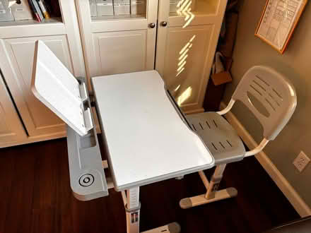Photo of free Kids desk & chair student (Sunnyvale Tasman and fair oaks) #2