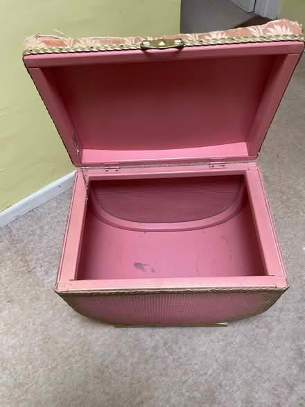Photo of free Lloyd loom stool (Amersham HP7) #1