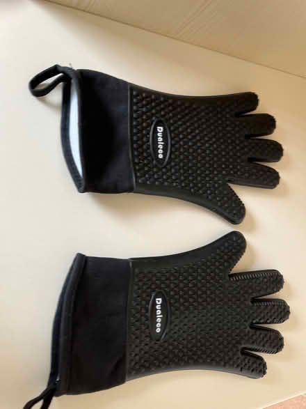 Photo of free Oven/Bar b q Gloves (Oxton CH42) #1