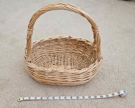 Photo of free Nice basket in perfect condtion (south los altos) #1