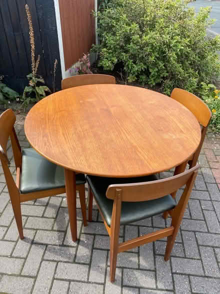 Photo of free Dining table and chairs (Stourbridge DY8) #2