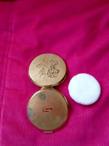 Photo of free Vintage compact (Station Area RG21) #3