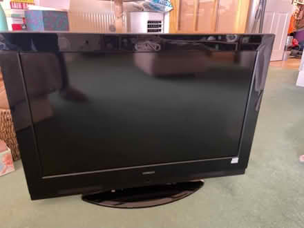 Photo of free 32 inch TV (Halesowen B63) #1