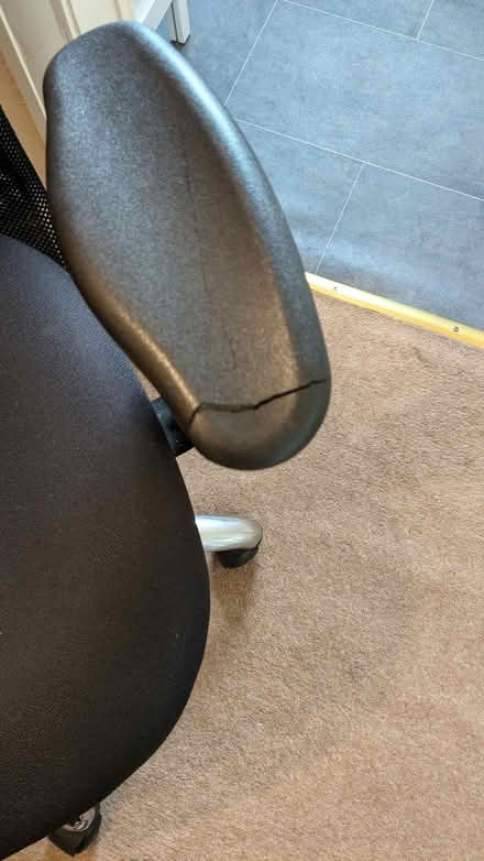 Photo of free Office chair (Fleetwood FY7) #3