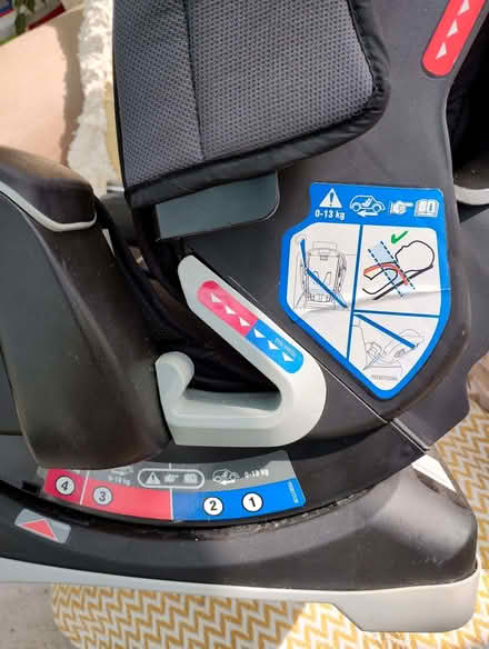 Photo of free Child's car seat (White Moss ST7) #2