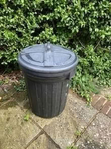 Photo of free Dustbin with lid (Wallands Park BN7) #1