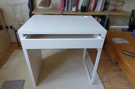 Photo of free Small Ikea Desk -never used (tooting SW17) #1