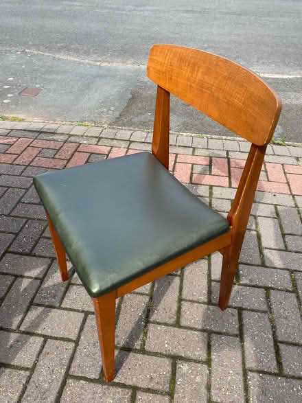 Photo of free Dining table and chairs (Stourbridge DY8) #3