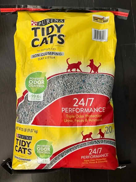 Photo of free cat litter (Washington, DC, 20003) #1