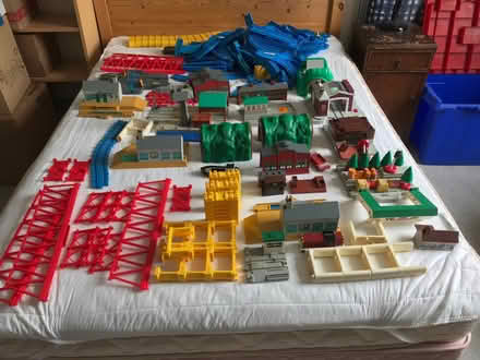 Photo of free Tomy train track, buildings and accessories (Lewes BN7) #4