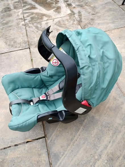 Photo of free Child's car seat (White Moss ST7) #3