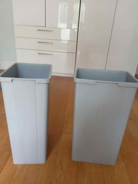 Photo of free Rubbish bins (Chiswick W4) #1