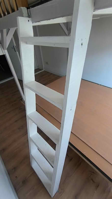 Photo of free DIY Bunkbed (SW11) #4