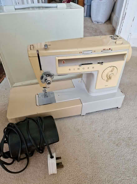 Photo of free Singer Sewing Machine (CT2) #1