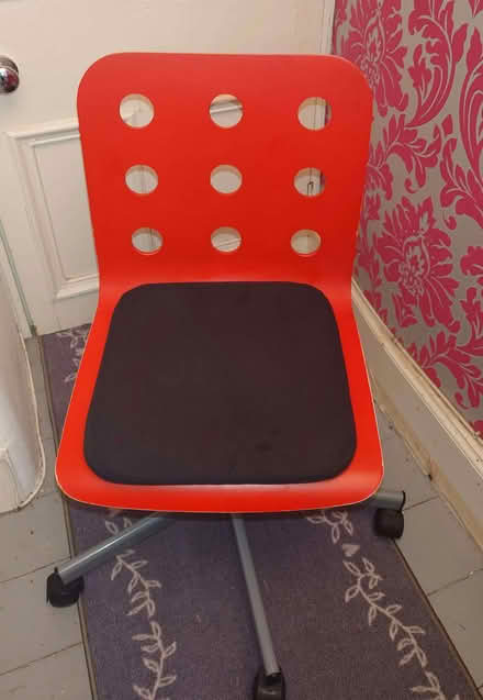 Photo of free Red swivel desk chair with wheels and cushion (Bruntsfield EH10) #3