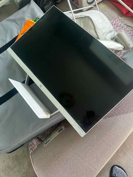 Photo of free HP screen for parts (not working) (Beckenham/bromley) #1