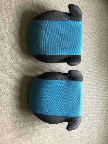 Photo of free 2 kids’ booster seats (Onslow Village)