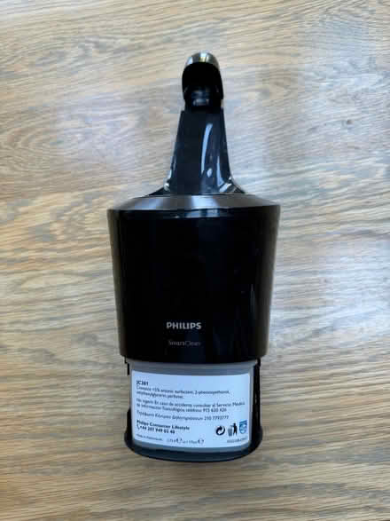 Photo of free Philips series 5000 shaver and cleaning base (Pokesdown BH5) #2