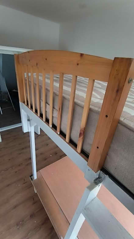Photo of free DIY Bunkbed (SW11) #3