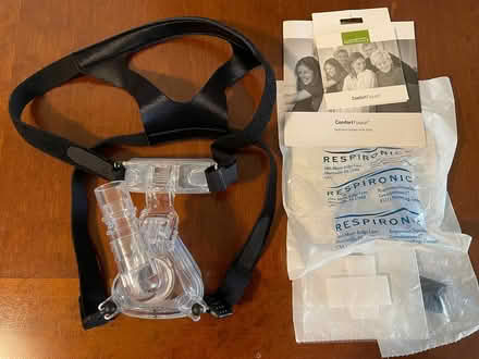 Photo of free Philips CPAP Mask with Headgear (Near De Anza College) #1