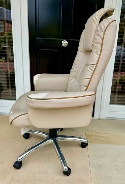 Photo of free Office Chair see Pics and text (Cobham, Surrey) #2