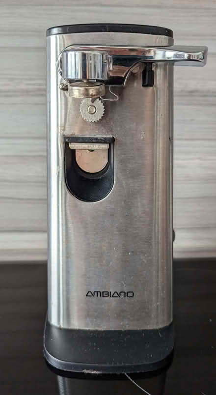 Photo of free Electric tin opener (Mudeford BH23) #1
