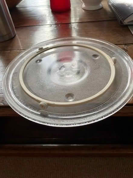 Photo of free Microwave plate and holder (Lyncombe) #1