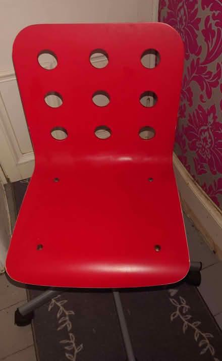 Photo of free Red swivel desk chair with wheels and cushion (Bruntsfield EH10) #2