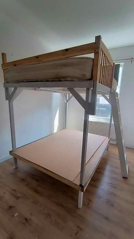 Photo of free DIY Bunkbed (SW11) #1