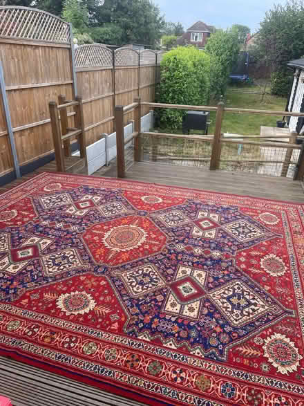 Photo of free Large carpet (Woodley RG6) #1