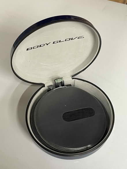 Photo of free 3X Portable DVD / CD storage (DY7) #3