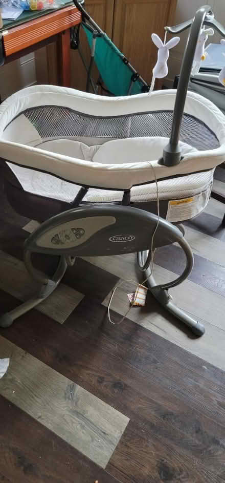 Photo of free Baby rocker bassinet (Randallstown) #1
