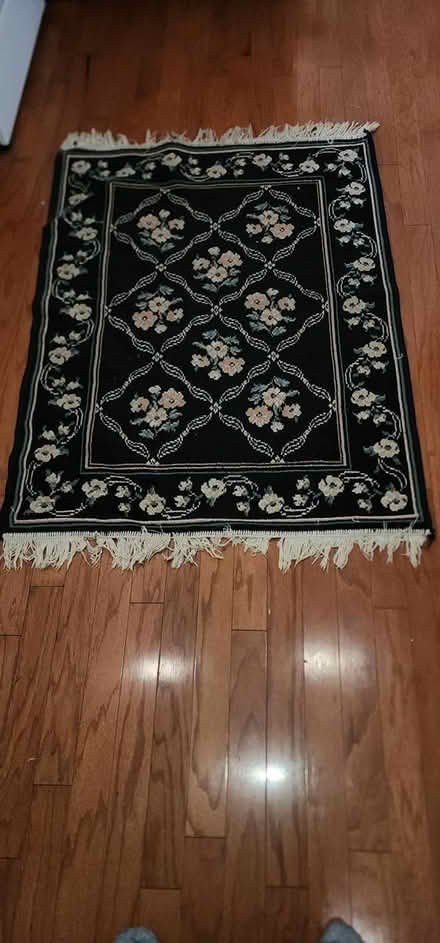 Photo of free Area accent rug (Peabody) #1