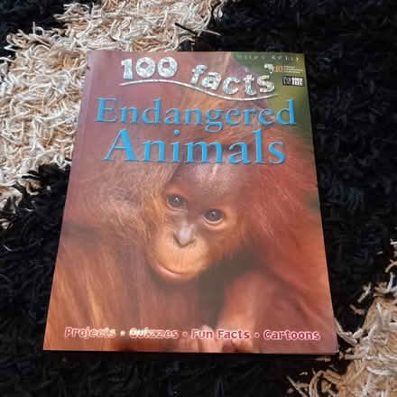 Photo of free 100 Facts Endangered Animals book (Hitchin SG5) #1